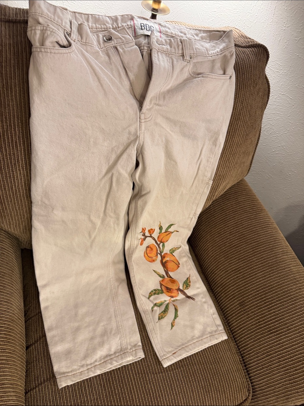 BDG Unisex Jeans in Cream with Fruit Artwork Embroidered Peaches Size 12-14